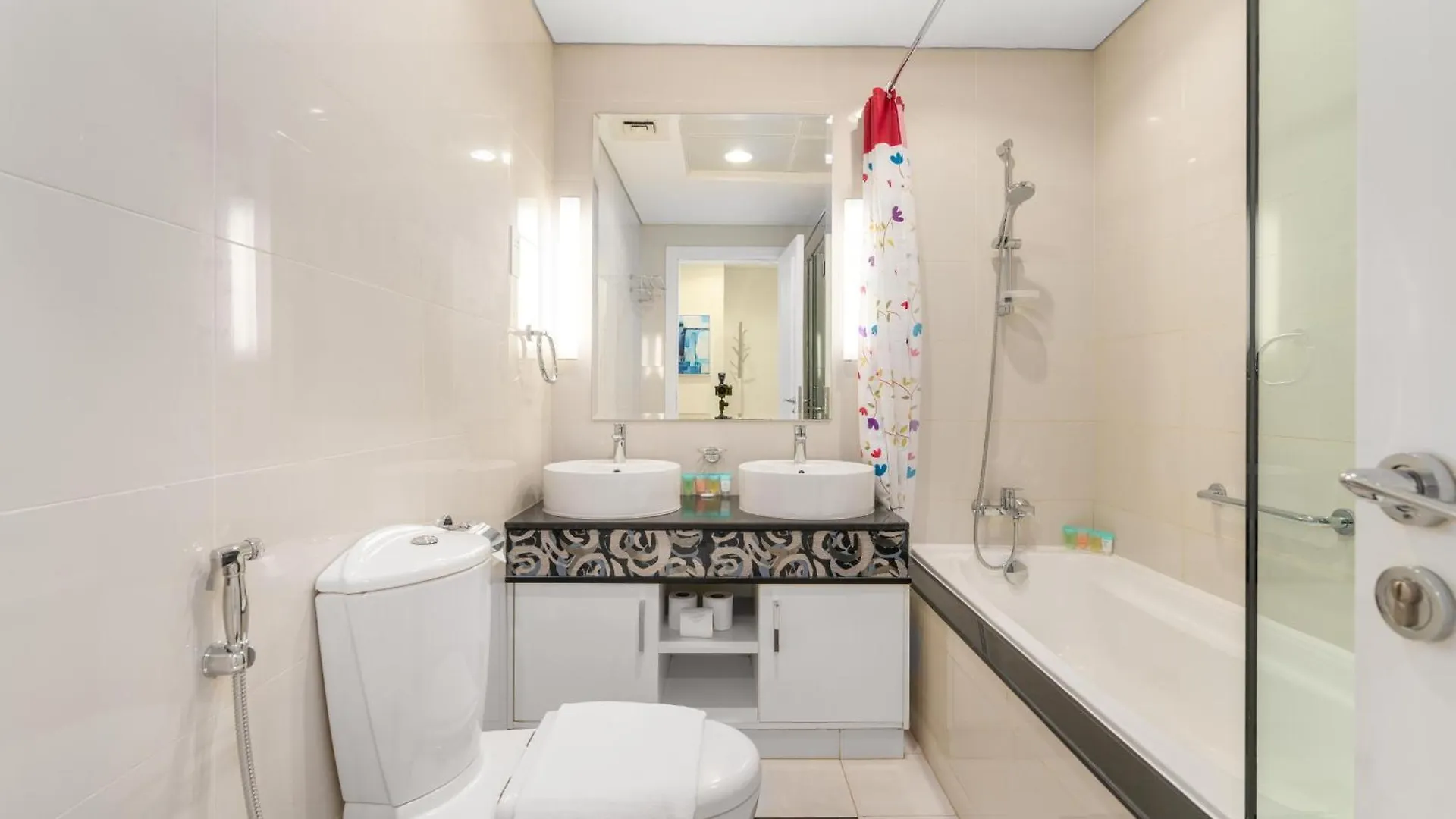 Vacay Lettings - Damac Maison Signature Tower Apartment Dubai